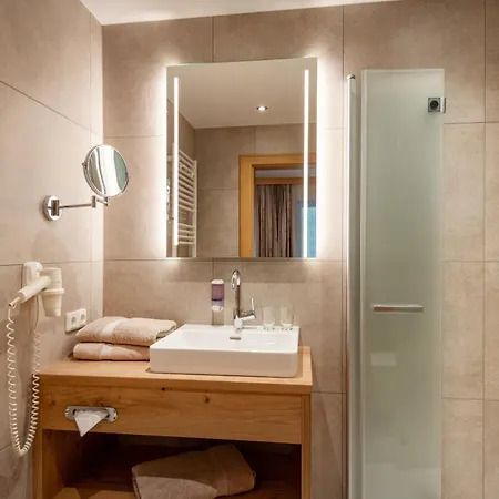 Oberstegen Fogadó 3*